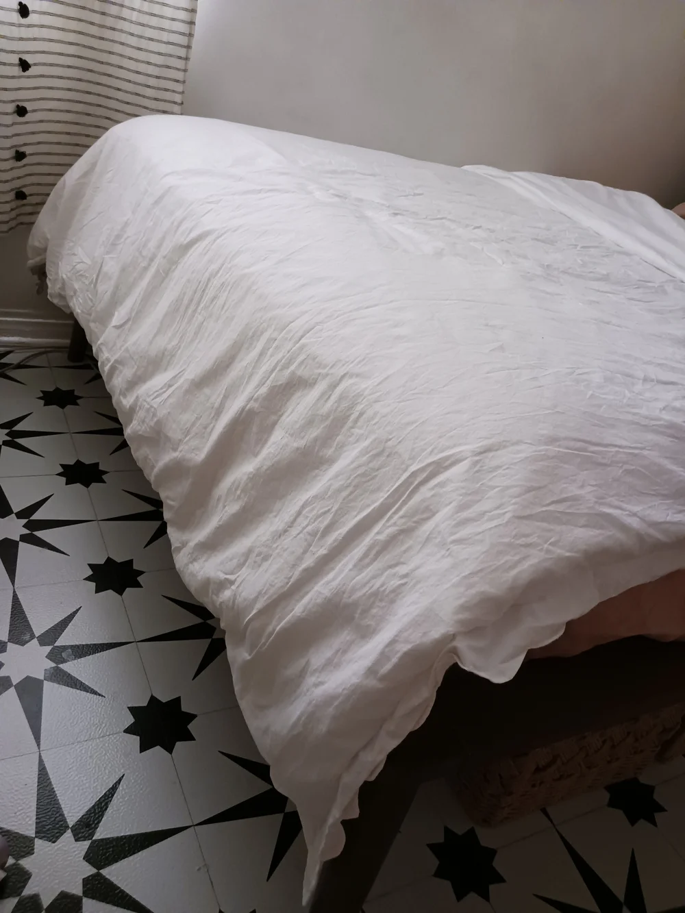Urban Outfitters Gloria Scallop Trim White Duvet Cover 100% Cotton EUC